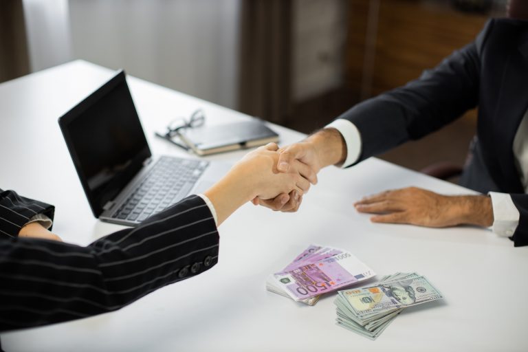Comment négocier son salaire quand on est designer graphique