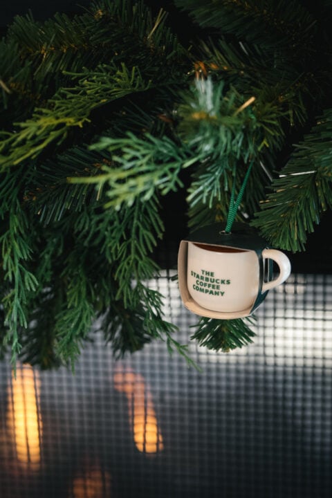 Starbucks-Holiday25-Merch-2-480x720 - Etapes :