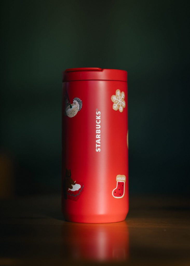 Starbucks-Holiday25-Merch-8-scaled - Etapes :
